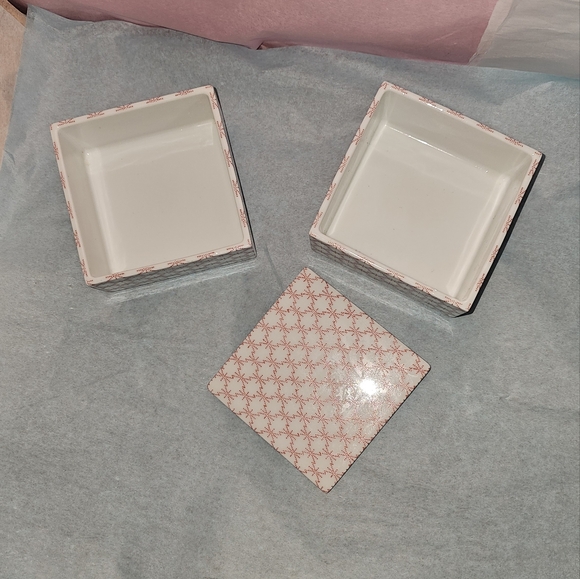 Ju-bako - Porcelain Tsunomatsukawabishi Red Box - EUC - Picture 5 of 11